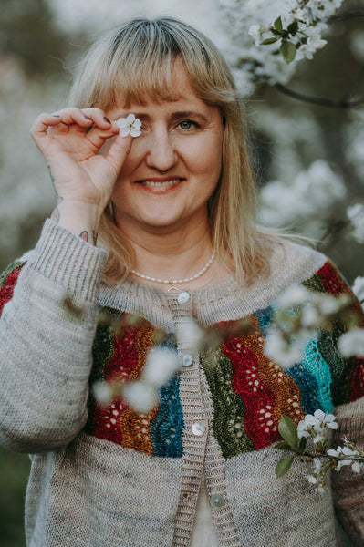 Seasons of Stitches: English / Softcover