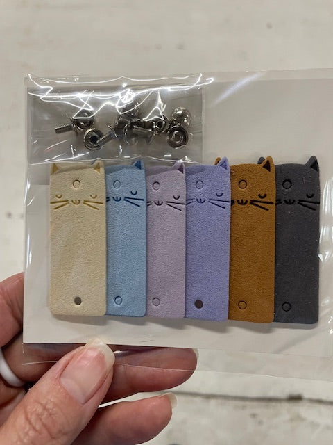 Coley International Leather Tags w/stud