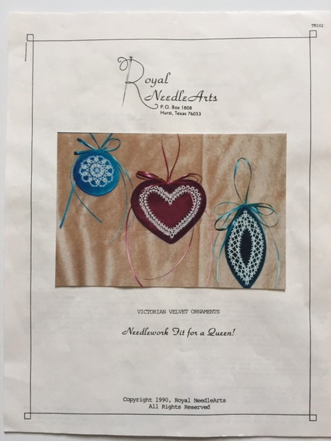 Victorian Velvet Ornaments (T8102)