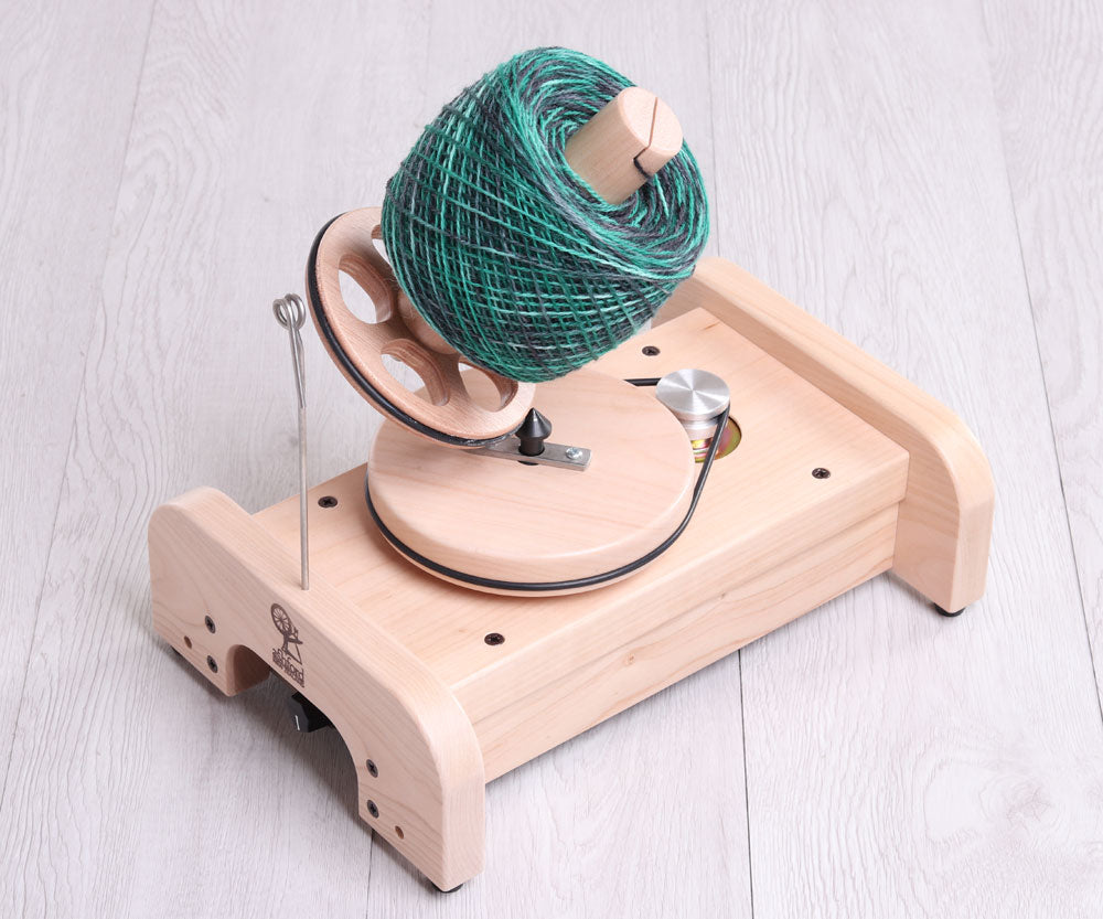 Ashford e-Ball Winder 電動毛糸玉巻き機 Ashford E-Ball Winder - Needlepoint Joint