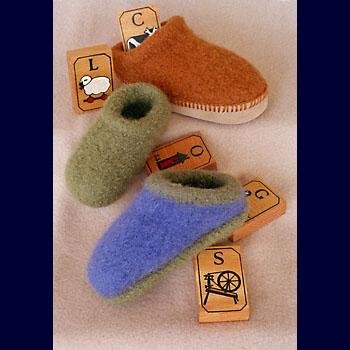 Fiber Trends Children's Felt Clogs Pattern (CH38)